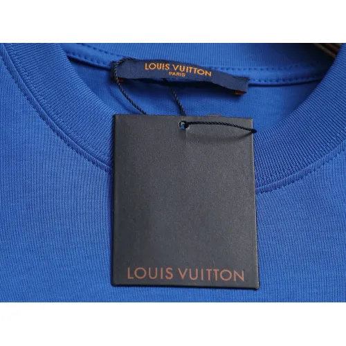 Replica Louis Vuitton LV T-Shirts Short Sleeved For Unisex #1427000 $38.00 USD for Wholesale