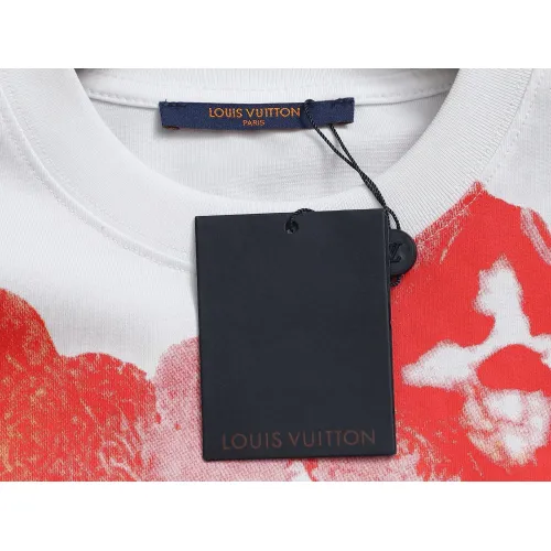 Replica Louis Vuitton LV T-Shirts Short Sleeved For Unisex #1427004 $38.00 USD for Wholesale