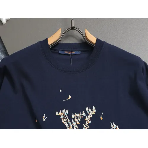 Replica Louis Vuitton LV T-Shirts Short Sleeved For Unisex #1427037 $38.00 USD for Wholesale