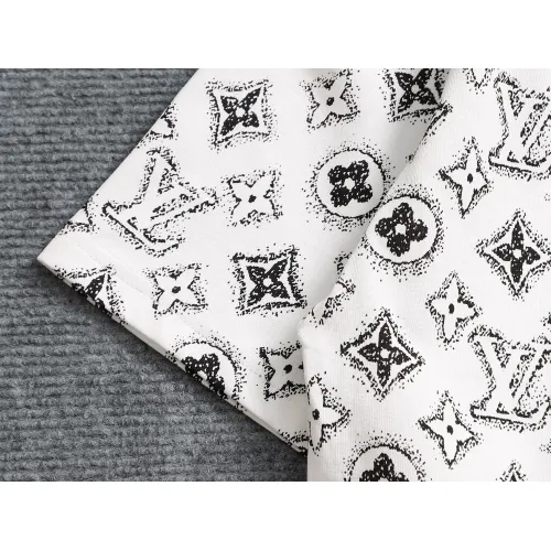 Replica Louis Vuitton LV T-Shirts Short Sleeved For Unisex #1427038 $38.00 USD for Wholesale