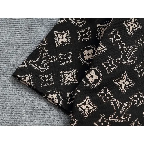 Replica Louis Vuitton LV T-Shirts Short Sleeved For Unisex #1427039 $38.00 USD for Wholesale
