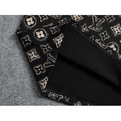 Replica Louis Vuitton LV T-Shirts Short Sleeved For Unisex #1427039 $38.00 USD for Wholesale