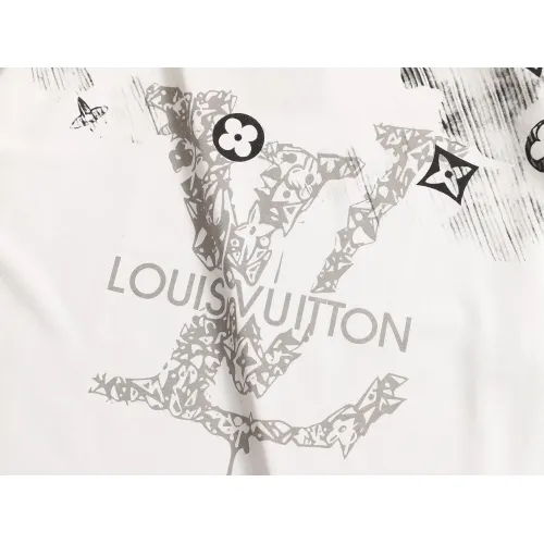 Replica Louis Vuitton LV T-Shirts Short Sleeved For Unisex #1427040 $38.00 USD for Wholesale