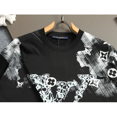 Replica Louis Vuitton LV T-Shirts Short Sleeved For Unisex #1427041 $38.00 USD for Wholesale