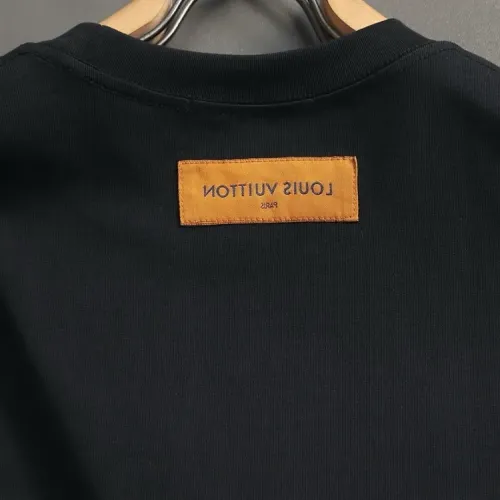 Replica Louis Vuitton LV T-Shirts Short Sleeved For Unisex #1428173 $36.00 USD for Wholesale