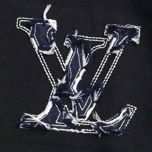Replica Louis Vuitton LV T-Shirts Short Sleeved For Unisex #1428196 $42.00 USD for Wholesale