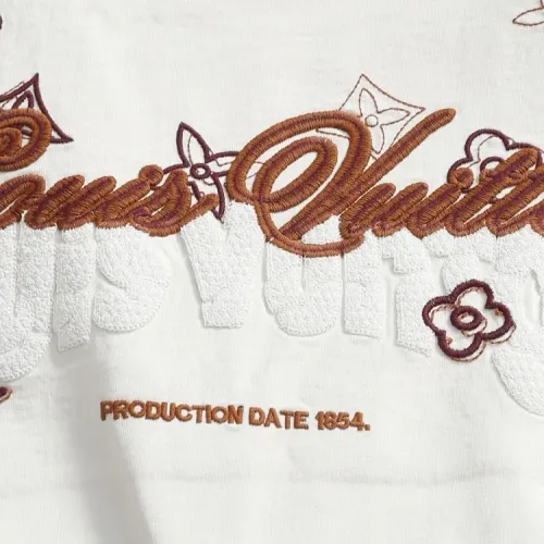 Replica Louis Vuitton LV T-Shirts Short Sleeved For Unisex #1428198 $42.00 USD for Wholesale