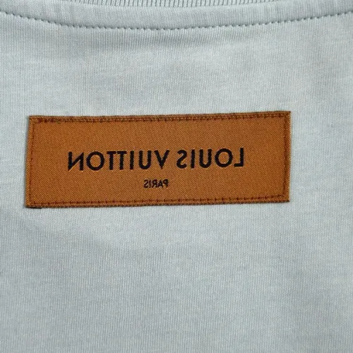 Replica Louis Vuitton LV T-Shirts Short Sleeved For Unisex #1428223 $60.00 USD for Wholesale
