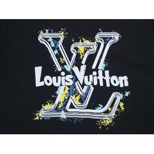 Replica Louis Vuitton LV T-Shirts Short Sleeved For Unisex #1428621 $39.00 USD for Wholesale