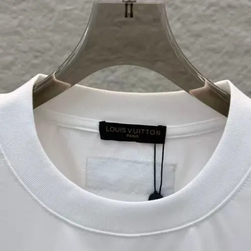 Replica Louis Vuitton LV T-Shirts Short Sleeved For Unisex #1428902 $39.00 USD for Wholesale