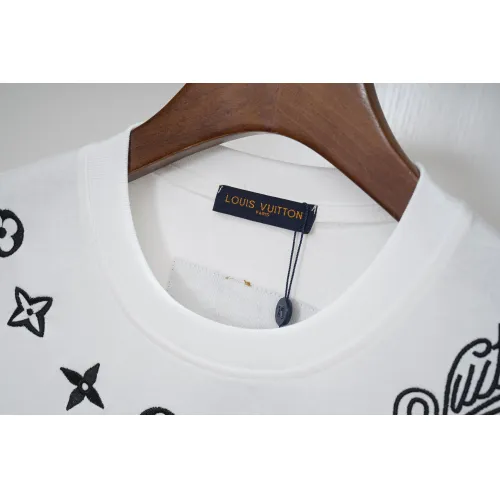 Replica Louis Vuitton LV T-Shirts Short Sleeved For Unisex #1429632 $36.00 USD for Wholesale