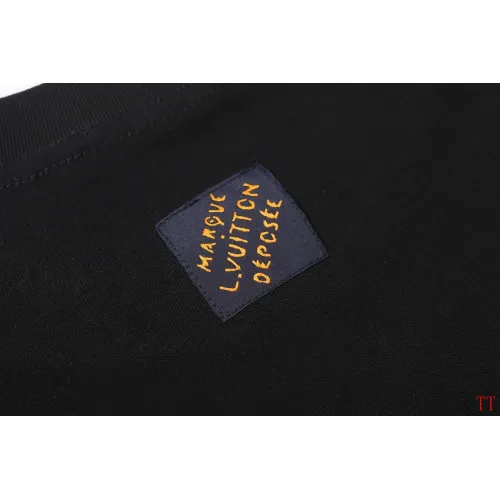 Replica Louis Vuitton LV T-Shirts Short Sleeved For Unisex #1429942 $39.00 USD for Wholesale