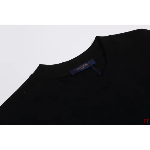 Replica Louis Vuitton LV T-Shirts Short Sleeved For Unisex #1429945 $39.00 USD for Wholesale