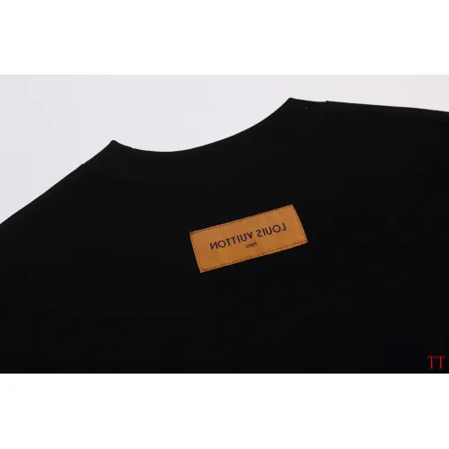 Replica Louis Vuitton LV T-Shirts Short Sleeved For Unisex #1429947 $40.00 USD for Wholesale