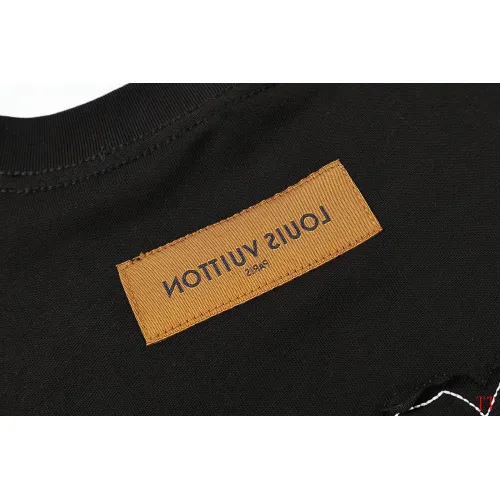 Replica Louis Vuitton LV T-Shirts Short Sleeved For Unisex #1429957 $39.00 USD for Wholesale