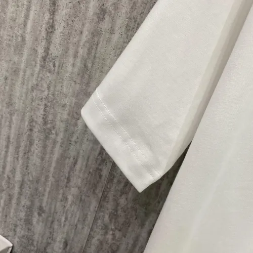 Replica Louis Vuitton LV T-Shirts Short Sleeved For Unisex #1429973 $42.00 USD for Wholesale