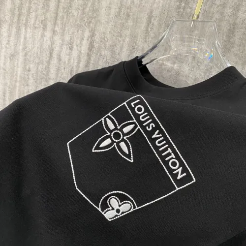 Replica Louis Vuitton LV T-Shirts Short Sleeved For Unisex #1429981 $42.00 USD for Wholesale