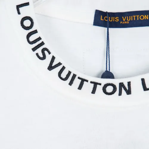 Replica Louis Vuitton LV T-Shirts Short Sleeved For Unisex #1430115 $36.00 USD for Wholesale
