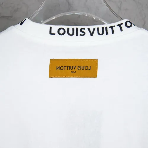 Replica Louis Vuitton LV T-Shirts Short Sleeved For Unisex #1430115 $36.00 USD for Wholesale