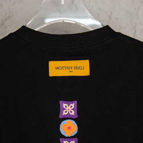 Replica Louis Vuitton LV T-Shirts Short Sleeved For Unisex #1430130 $38.00 USD for Wholesale