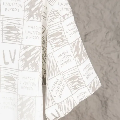 Replica Louis Vuitton LV T-Shirts Short Sleeved For Unisex #1430131 $36.00 USD for Wholesale