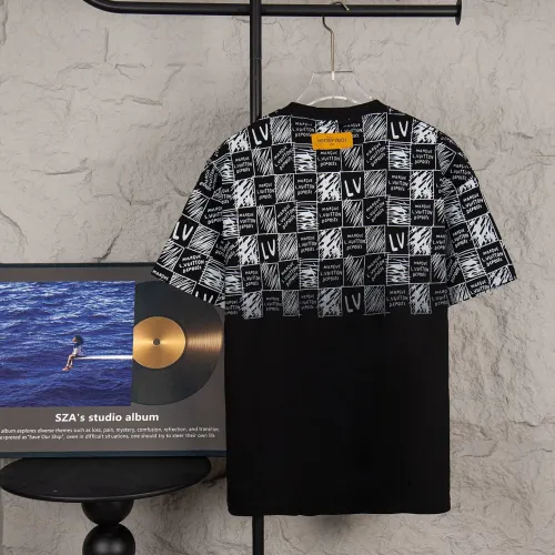 Replica Louis Vuitton LV T-Shirts Short Sleeved For Unisex #1430132 $36.00 USD for Wholesale