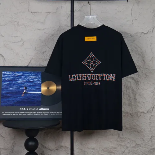 Replica Louis Vuitton LV T-Shirts Short Sleeved For Unisex #1430134 $36.00 USD for Wholesale