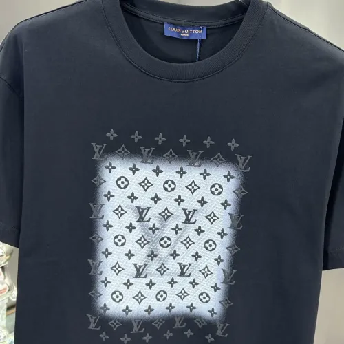 Replica Louis Vuitton LV T-Shirts Short Sleeved For Unisex #1430318 $64.00 USD for Wholesale