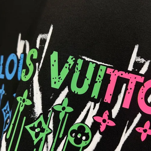 Replica Louis Vuitton LV T-Shirts Short Sleeved For Unisex #1430549 $38.00 USD for Wholesale