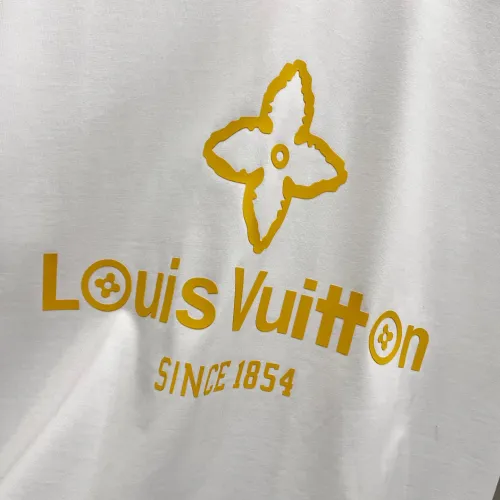 Replica Louis Vuitton LV T-Shirts Short Sleeved For Unisex #1430552 $38.00 USD for Wholesale