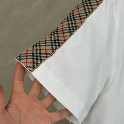 Replica Burberry T-Shirts Short Sleeved For Unisex #1432793 $45.00 USD for Wholesale