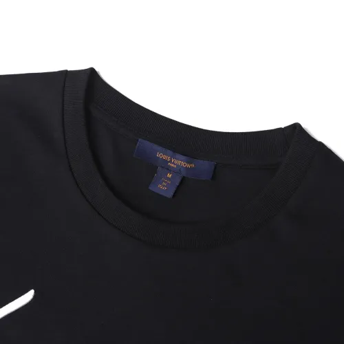 Replica Louis Vuitton LV T-Shirts Short Sleeved For Unisex #1432933 $48.00 USD for Wholesale