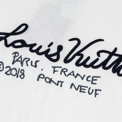 Replica Louis Vuitton LV T-Shirts Short Sleeved For Unisex #1432934 $48.00 USD for Wholesale