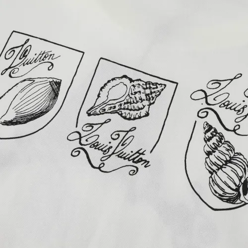 Replica Louis Vuitton LV T-Shirts Short Sleeved For Unisex #1432936 $48.00 USD for Wholesale