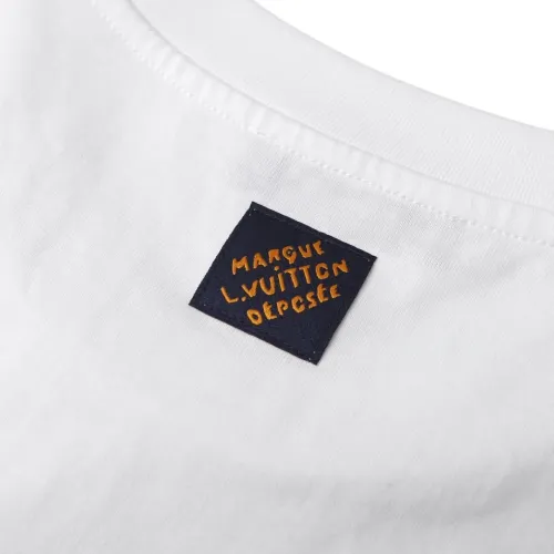 Replica Louis Vuitton LV T-Shirts Short Sleeved For Unisex #1432944 $48.00 USD for Wholesale