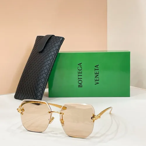 Bottega Veneta AAA Quality Sunglasses #1433751