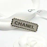 $32.00 USD Chanel Brooches For Women #1425313