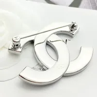 $36.00 USD Chanel Brooches For Women #1425334