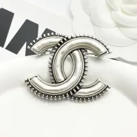 $36.00 USD Chanel Brooches For Women #1425335