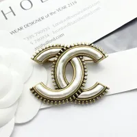 $36.00 USD Chanel Brooches For Women #1425336