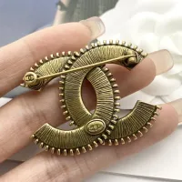 $36.00 USD Chanel Brooches For Women #1425336