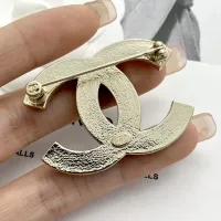 $38.00 USD Chanel Brooches For Women #1425337