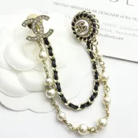 $38.00 USD Chanel Brooches For Women #1425338