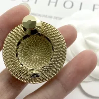 $32.00 USD Chanel Brooches For Women #1425389