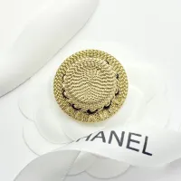 $32.00 USD Chanel Brooches For Women #1425389