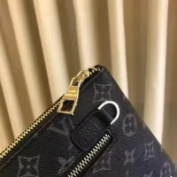 $60.00 USD Louis Vuitton AAA Man Pouches #1425704
