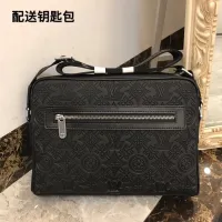 $88.00 USD Louis Vuitton AAA Man Messenger Bags #1425860