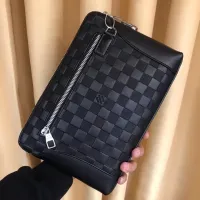 $64.00 USD Louis Vuitton AAA Man Pouches #1426047