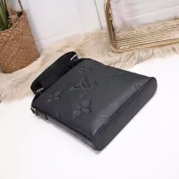 $88.00 USD Louis Vuitton AAA Man Messenger Bags #1426209