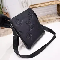$88.00 USD Louis Vuitton AAA Man Messenger Bags #1426209